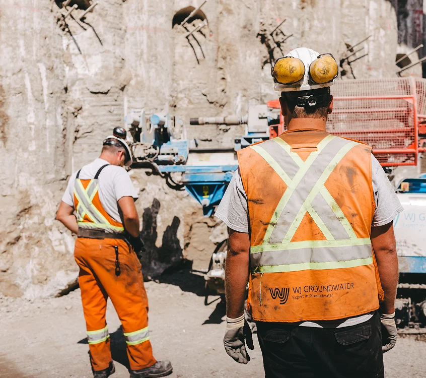 Two construction workers | Delivering groundwater control